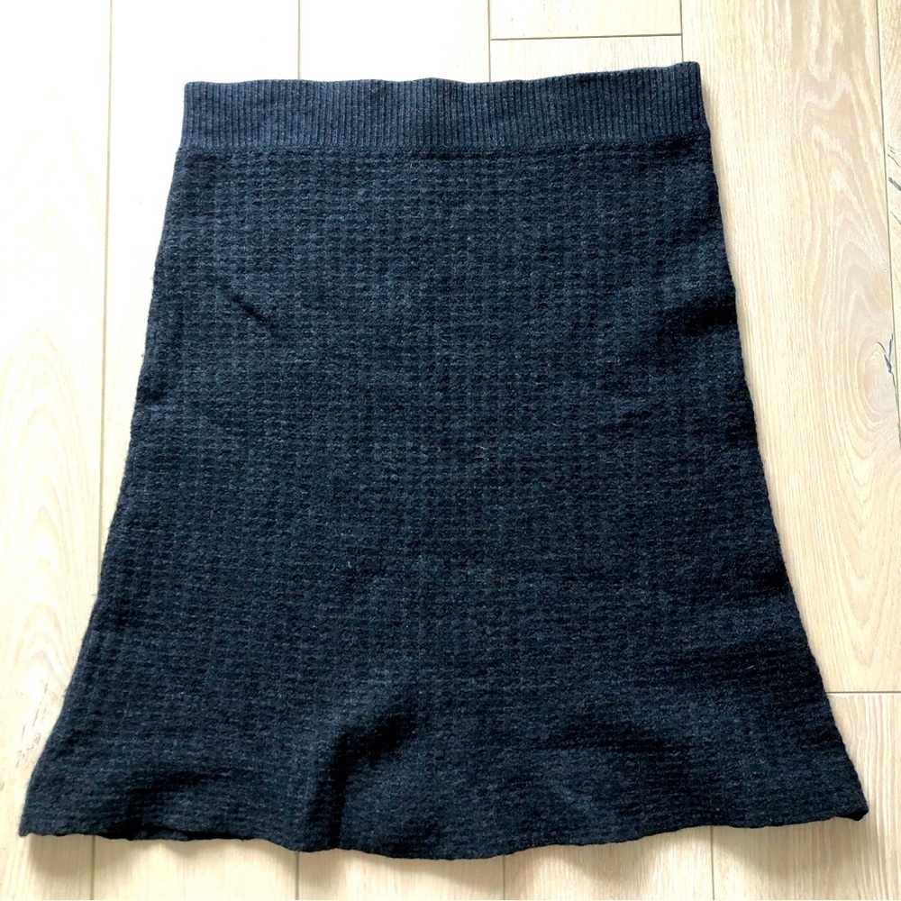 Aritzia Babaton Black Knit Flare Skirt